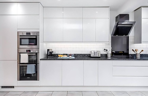 Heworth Apartment | Modern Minimalist 3-Bed Duplex Apartment in York - Pass The Keys