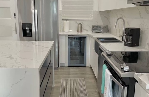Westwind Condo | Modern Oceanview 2BR Condo w/Pool & Steps to Beach