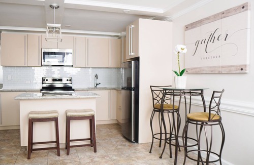 Paradise Island Condo | Modern Paradise Island Condo near Atlantis resort & beach