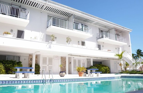 Paradise Island Condo | Modern Paradise Island Condo near Atlantis resort & beach