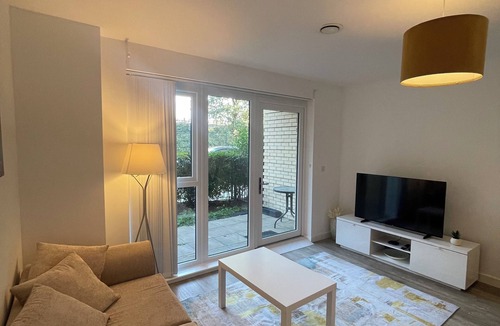 Brent Apartment | Modern & Relaxing 1 bedroom apartment Moments away from underground Station!