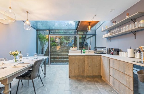 Camden Town House | Modern | Spacious | Luxury 4 Bed in Camden Town