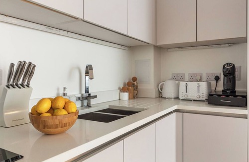 Maida Vale Apartment | Modern & stylish 1 bed with balcony in Maida Vale/Kilburn