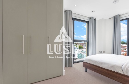 Wembley Park Apartment | Modern, Stylish 2bedroom & 2 Bath PENTHOUSE Apartment next to Wembley Stadium!