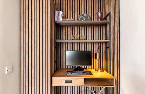 Avonmore and Brook Green Apartment | Modern Top-Floor Victorian Charm in Kensington