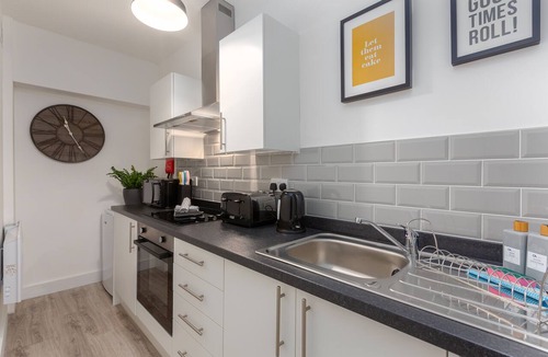 Blackpool Town Center Apartment | Modern Two Bed Apartment, Sleeps 5, Central location