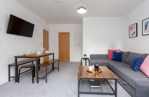 Blackpool Town Center Apartment | Modern Two Bed Apartment, Sleeps 5, Central location