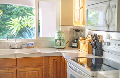 Gregory Town House | Moonflower 4 Bedroom Home