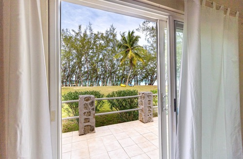 Gregory Town House | Moonflower on Beautiful Gaulding Cay Beach