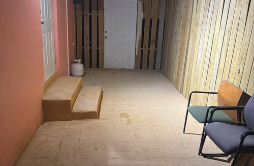 Nassau Apartment | Morden spacious Town House w/jacuzzi , free parking, and free WiFi