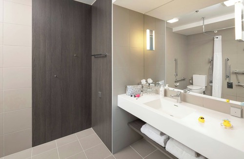 Custom House Hotel | Moxy London Excel