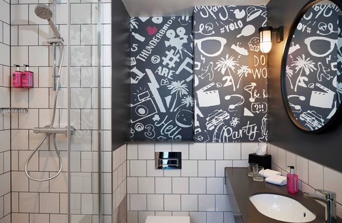 Slough Hotel | Moxy Slough