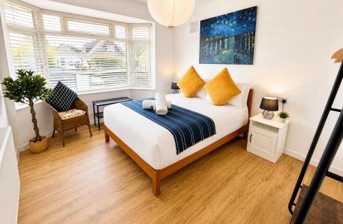 Mudeford House | Mudeford Coastal Retreat - Parking - Walk to Beach - Pet Friendly - Sleeps 6