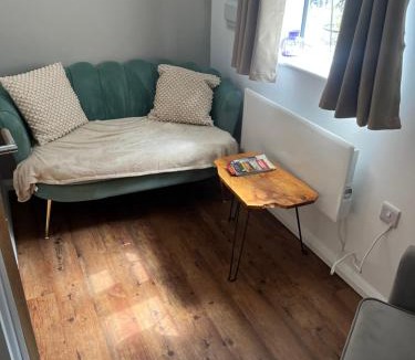 Dersingham House | Munjac Muse