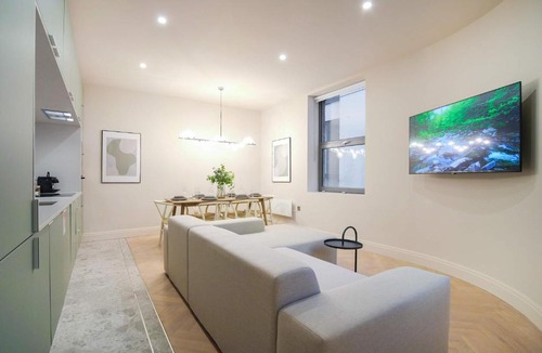 Market Street Apartment | Mysa at The Heim