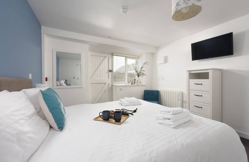 St Just Hotel | Nanjizal, B&B - a hotel room that sleeps 2 guests in 1 bedroom