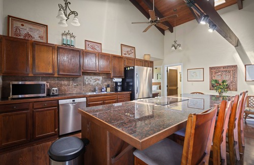 Honaunau-Napoopoo House | Near Historic Kealakekua Bay, Elevation, Close to Shops, Tranquil Retreat