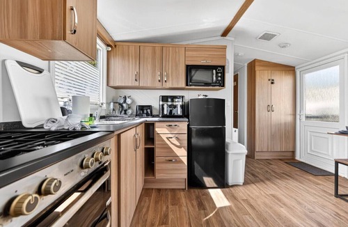 Great Houghton Cabin | Nene Lodge at Billing Aquadrome by Yoko Property