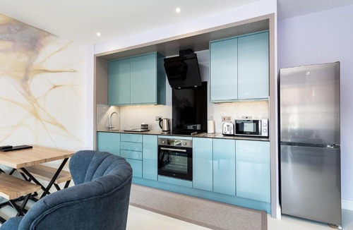 Gillingham Apartment | NeuConnect contractor base near Grain - Apartment 5