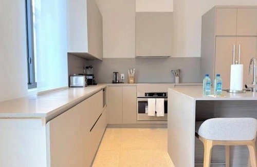 Westwind Apartment | New 1bd Gated Pool Beach and Gym access