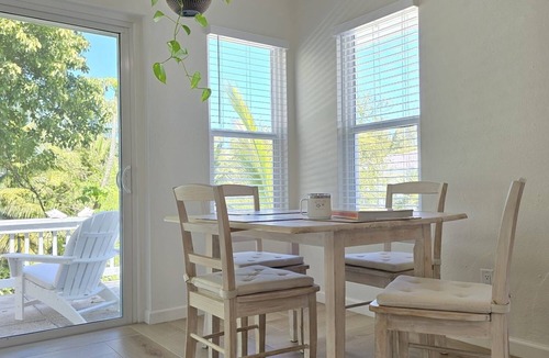 Great Exuma Villa | NEW 2 bdrm Sunset Villa on 1+ acre tropical garden directly on Hoopers Beach