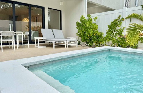 Westwind House | New 3bd Townhouse - Gated - Private Plunge pool - Beach and Gym access