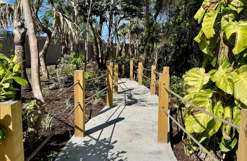 Westwind House | New 3bd Townhouse - Gated - Private Plunge pool - Beach and Gym access