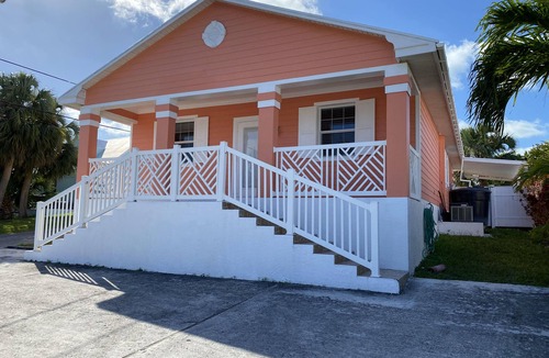 Spanish Wells House | New Apartment with Free Golf Cart 3 Minute walk to Beach