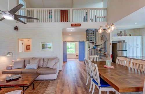 Hope Town House | New Beachfront 4BR 3BA Luxury Home/Walk to Town & Private Dock