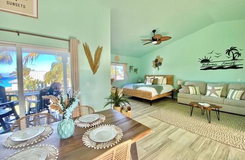Alice Town Condo | New! Beautiful "Bahamas Sunset" Ocean View! Walk to Pool/Casino! Private Beach