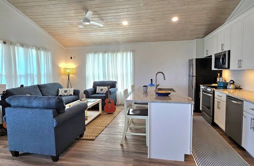 Rainbow Bay House | NEW! Charming 1-Bedroom 1-Bath with Stunning Ocean Views in Rainbow Bay