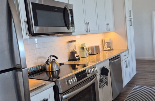 Rainbow Bay House | NEW! Charming 1-Bedroom 1-Bath with Stunning Ocean Views in Rainbow Bay