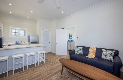 North Palmetto Point House | New Cottage on Banks Rd, Pink Sand Beach, Walk to Restaurant/Bar