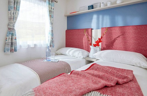 Milford on Sea House | New in 2020 - 12ft wide caravan with one double, two twin.