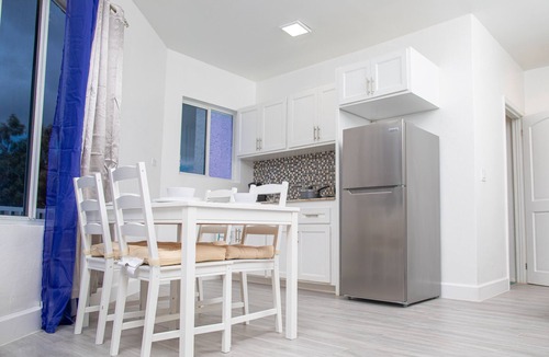 Westward Villas Subdivision Condo | NEW! KingBed-1AirMattress Suite Near BahaMar! 🥂