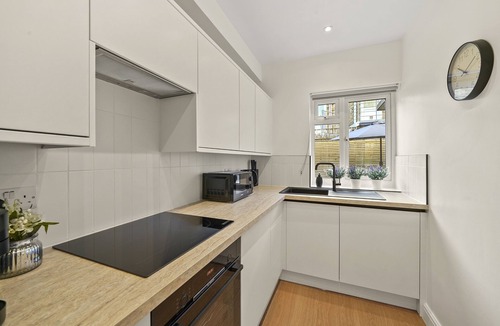 Courtfield Apartment | NEW LISTING! Central London stunning apartment