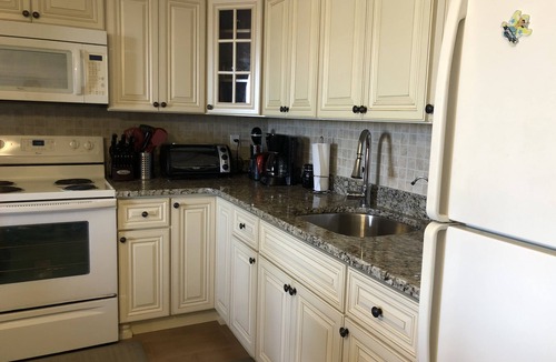 Williams Town Apartment | New Listing! Cozy Coastal Studio at Coral Beach, Freeport