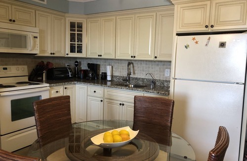 Williams Town Apartment | New Listing! Cozy Coastal Studio at Coral Beach, Freeport