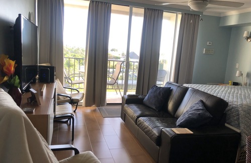 Williams Town Apartment | New Listing! Cozy Coastal Studio at Coral Beach, Freeport