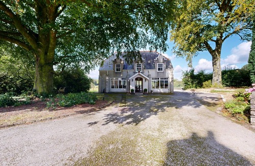 Margam Apartment | NEW Listing - Fairytale Manor House with Indoor Swimming Pool