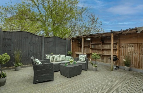 Cricklewood Apartment | New! Lovely 2 Bed Serviced Apartment with free parking