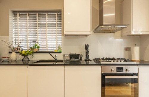 Cricklewood Apartment | New! Lovely 2 Bed Serviced Apartment with free parking