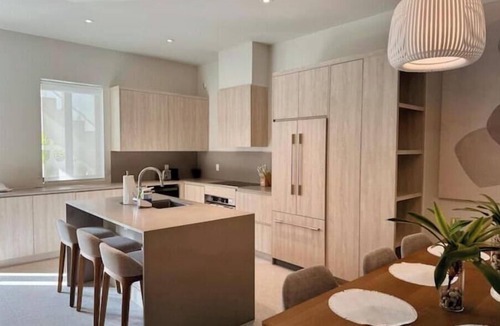 Westwind Condo | New Luxury 1bd - Gated - Pool Beach and Gym access - Quiet and Family Friendly