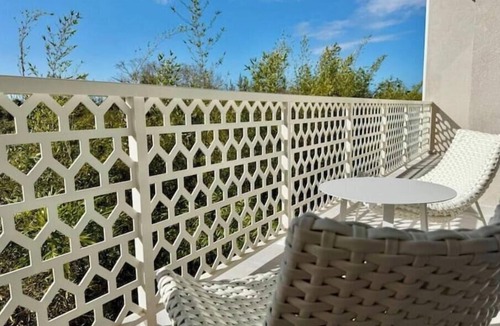 Westwind Apartment | New Luxury 3bd - Gated - Pool Beach and Gym access - Up to 6 people - Quiet Area