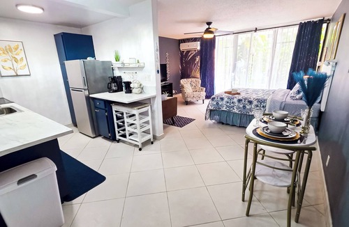 Yeoman Wood Apartment | NEW Luxury RoyalBlue 1109 Beachfront Studio at Coral Beach, Grand Bahama
