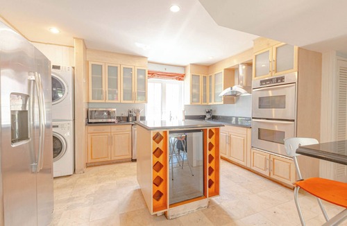 Nassau House | NEW: Oceanfront 5BR House sleep 13 - Pool, Cable Beach, Private Patio