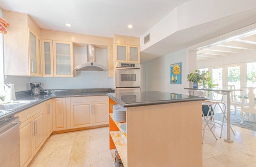 Nassau House | NEW: Oceanfront 5BR House sleep 13 - Pool, Cable Beach, Private Patio