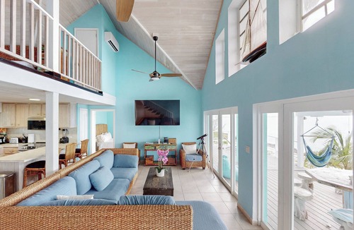 Rainbow Bay House | NEW POOL! Luxury waterfront! "Rainbow Charm" *GAME ROOM!*