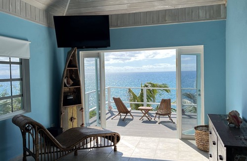 Rainbow Bay House | NEW POOL! Luxury waterfront! "Rainbow Charm" *GAME ROOM!*