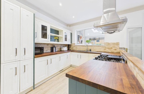 Cheltenham House | *NEW* Queens Road Property